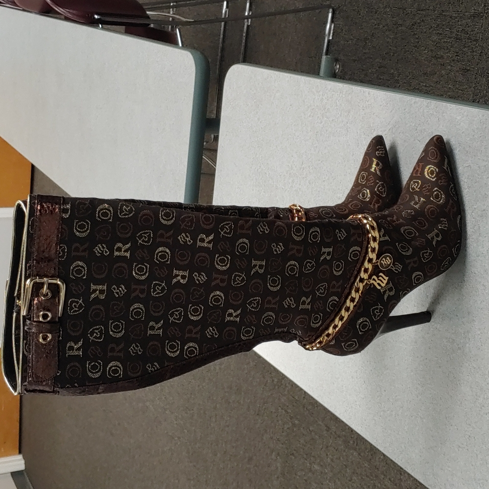 Roca Wear brown / gold Naomi boots size 8.5 NIB .